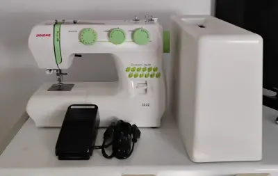 máquina de coser eléctrica marca Janome, - miniatura 1