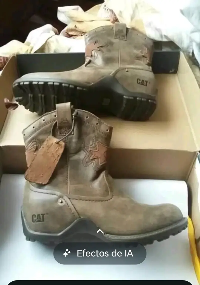 Botas CAT marrones en caja - 2