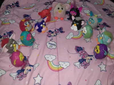 Colección de figuras Furby - miniatura 2