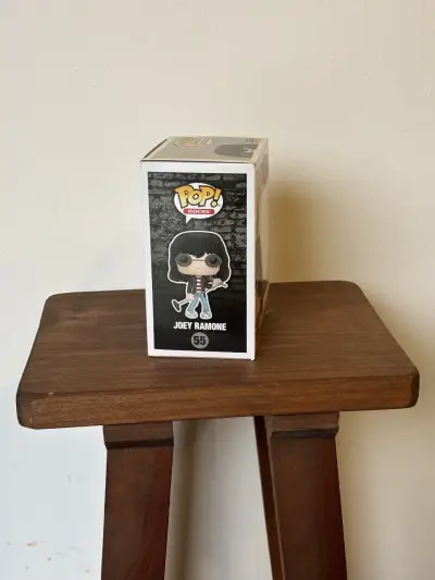 Figura Funko Pop Joey Ramone # 55 - miniatura 2