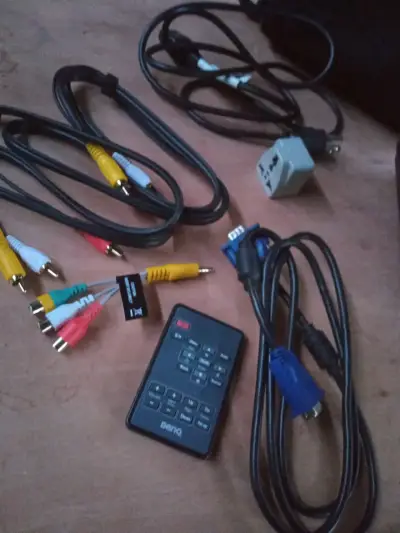 Proyector BenQ completo con accesorios - miniatura 3