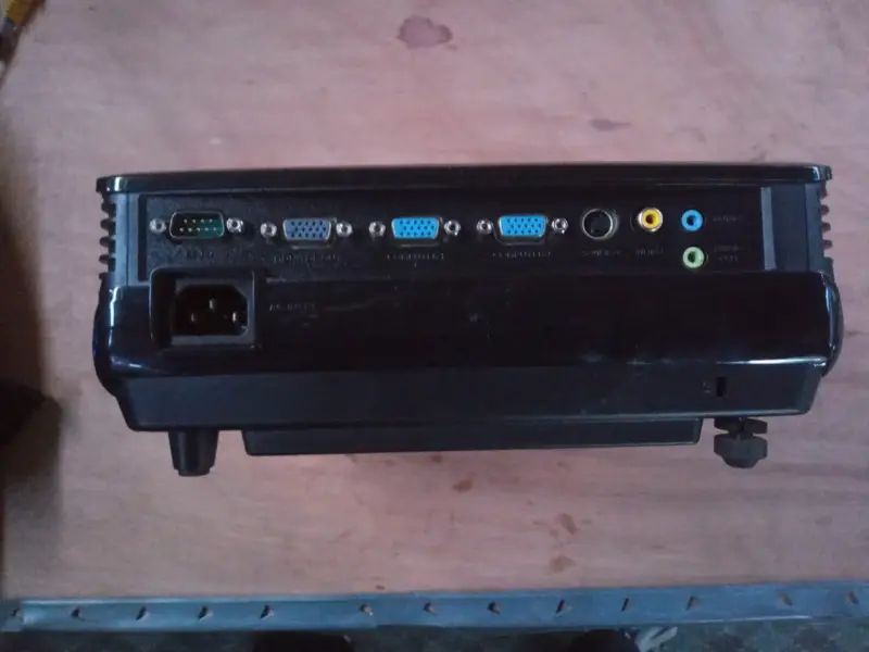 Proyector BenQ completo con accesorios - 4
