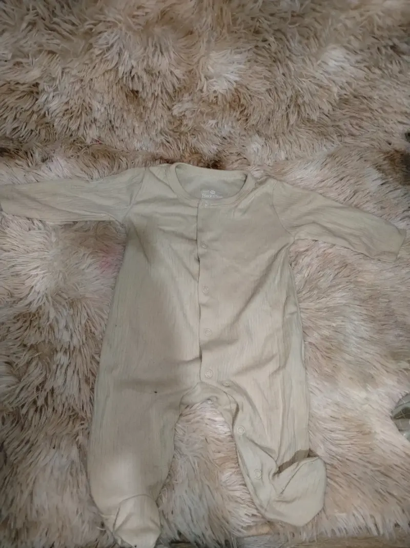 Pijama entero beige bebé