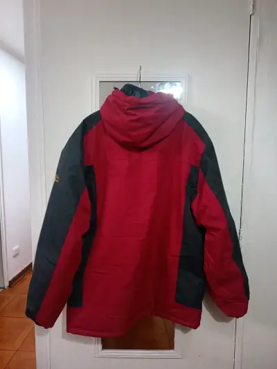 Chaqueta outdoor roja y negra - miniatura 3