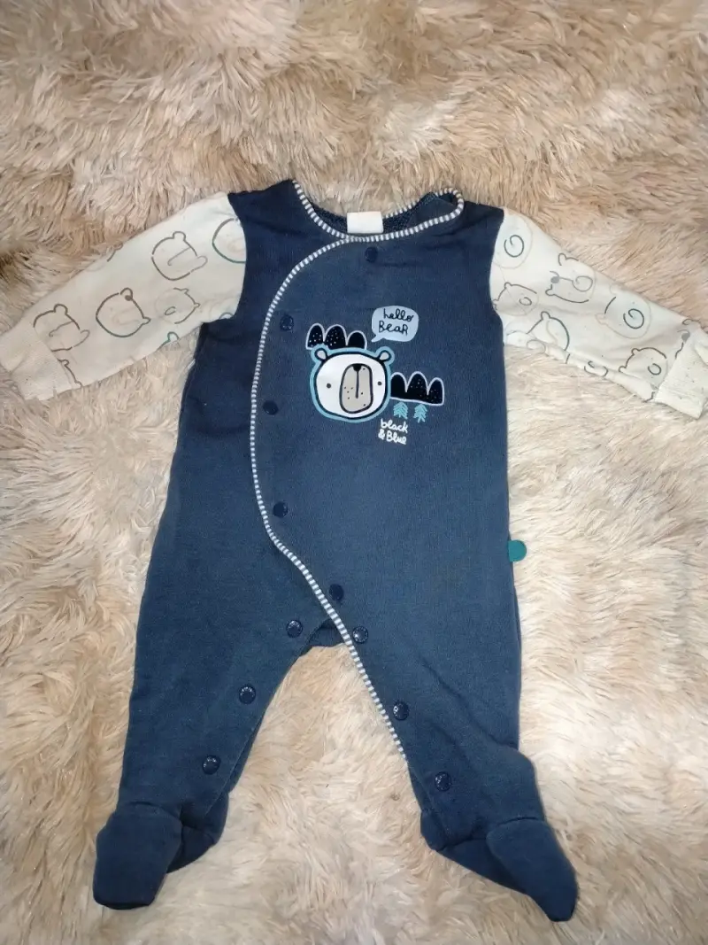 Pijama bebé azul con diseño de oso