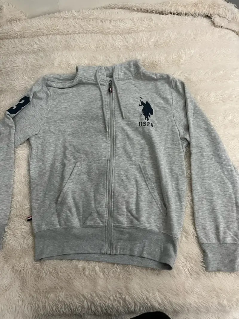 Polerón gris USPA con cierre - 1