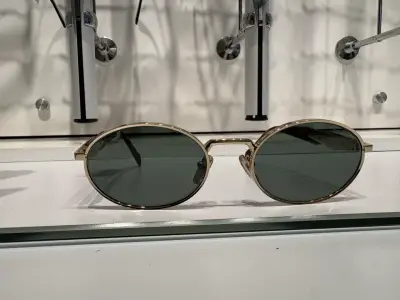 Gafas de sol Prada doradas - miniatura 2