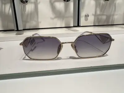 Gafas de sol doradas Prada - miniatura 2