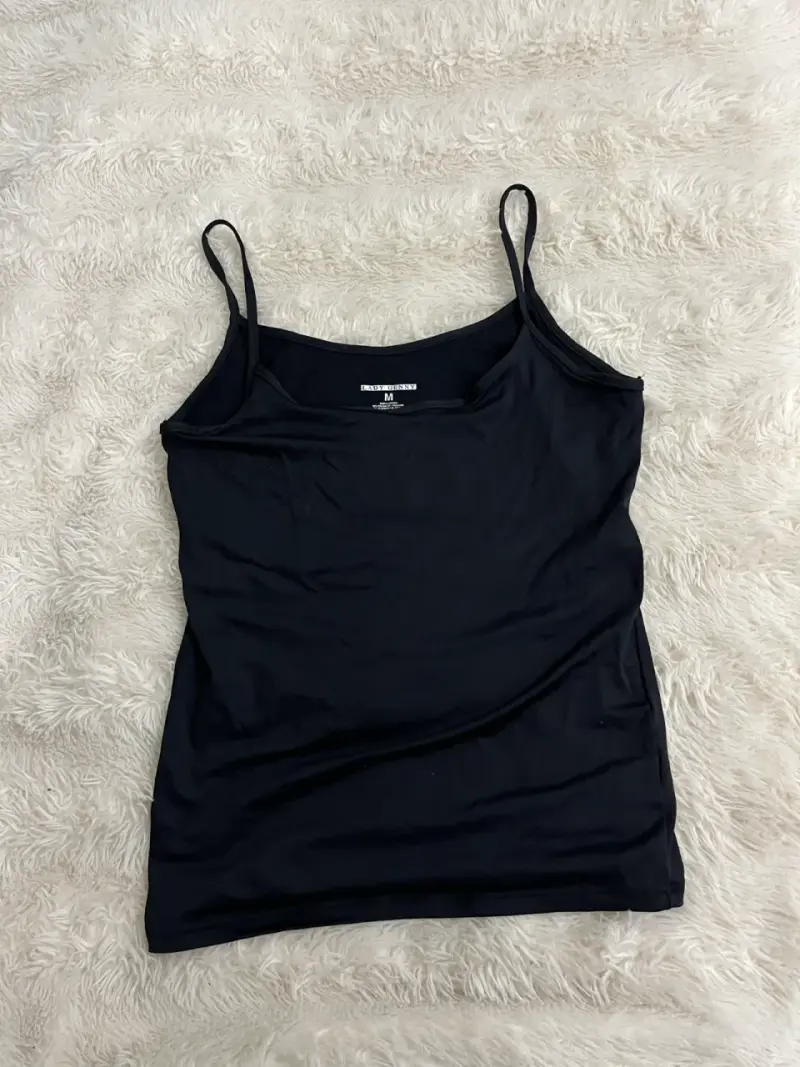 Polera negra básica sin mangas - 1