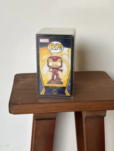 Funko Pop Iron Man Exclusiva Lights Up # 380 - miniatura 2