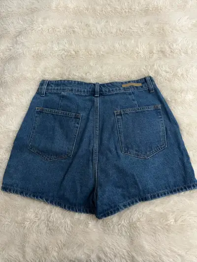 Short de mezclilla con botones - miniatura 2