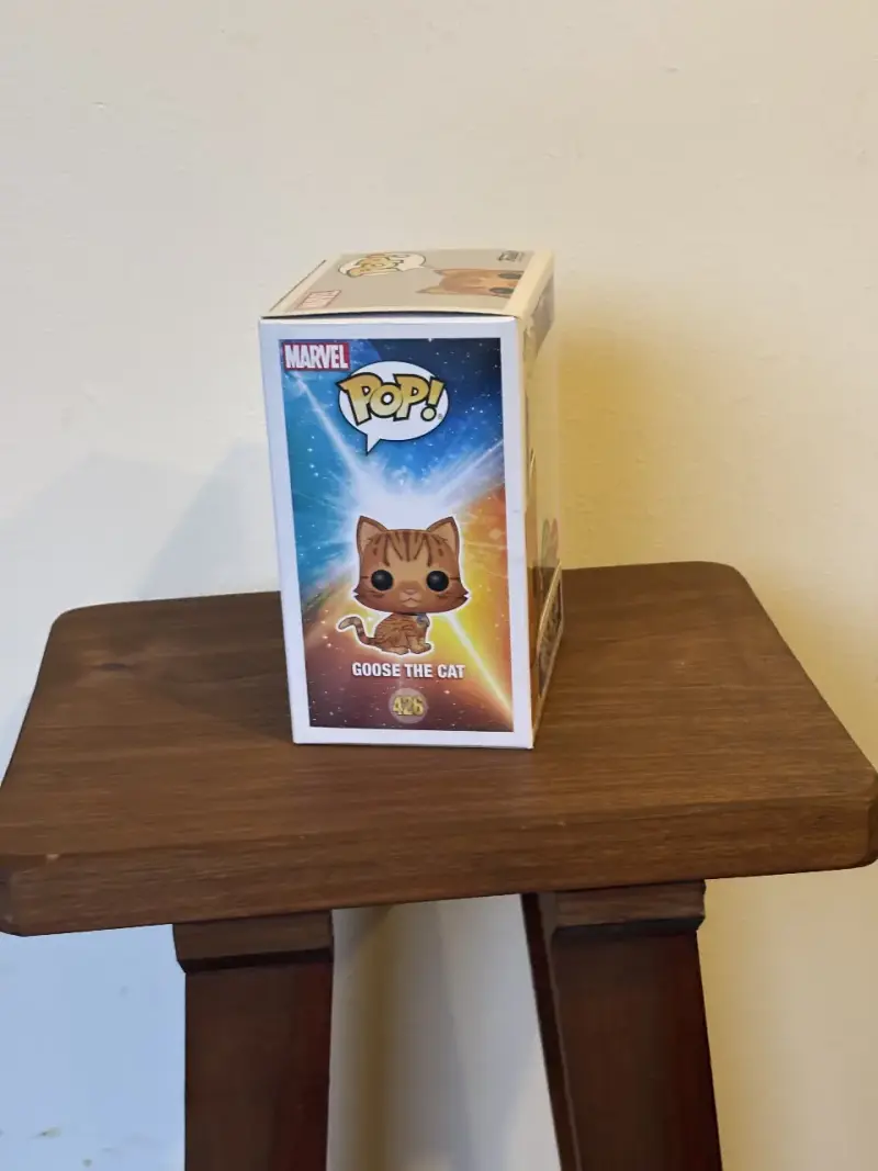 Figura Funko Pop Goose the Cat (Flocked) # 426 - 2