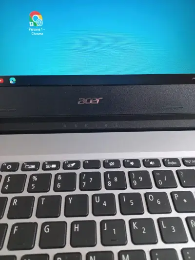 Laptop Acer 15 pulgadas - miniatura 4