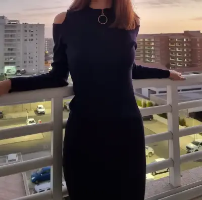 Vestido azul marino corte hombros - miniatura 2