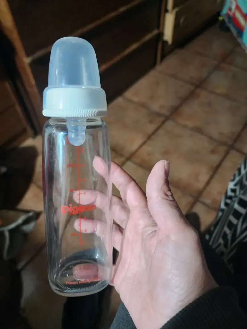 Mamadera de vidrio Pigeon 240ml - 2