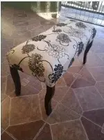 Banco tapizado floral