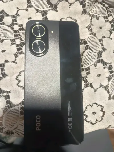 Teléfono Poco con doble cámara - miniatura 1