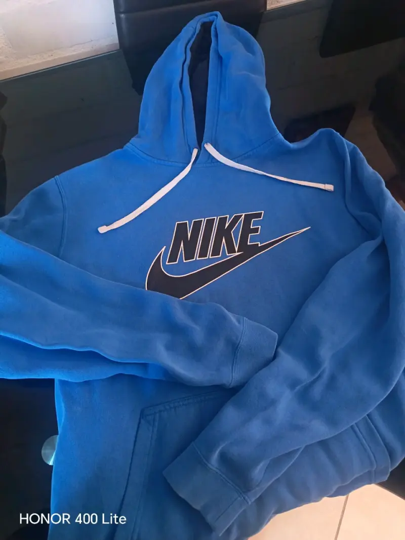 Polerón Nike azul con capucha