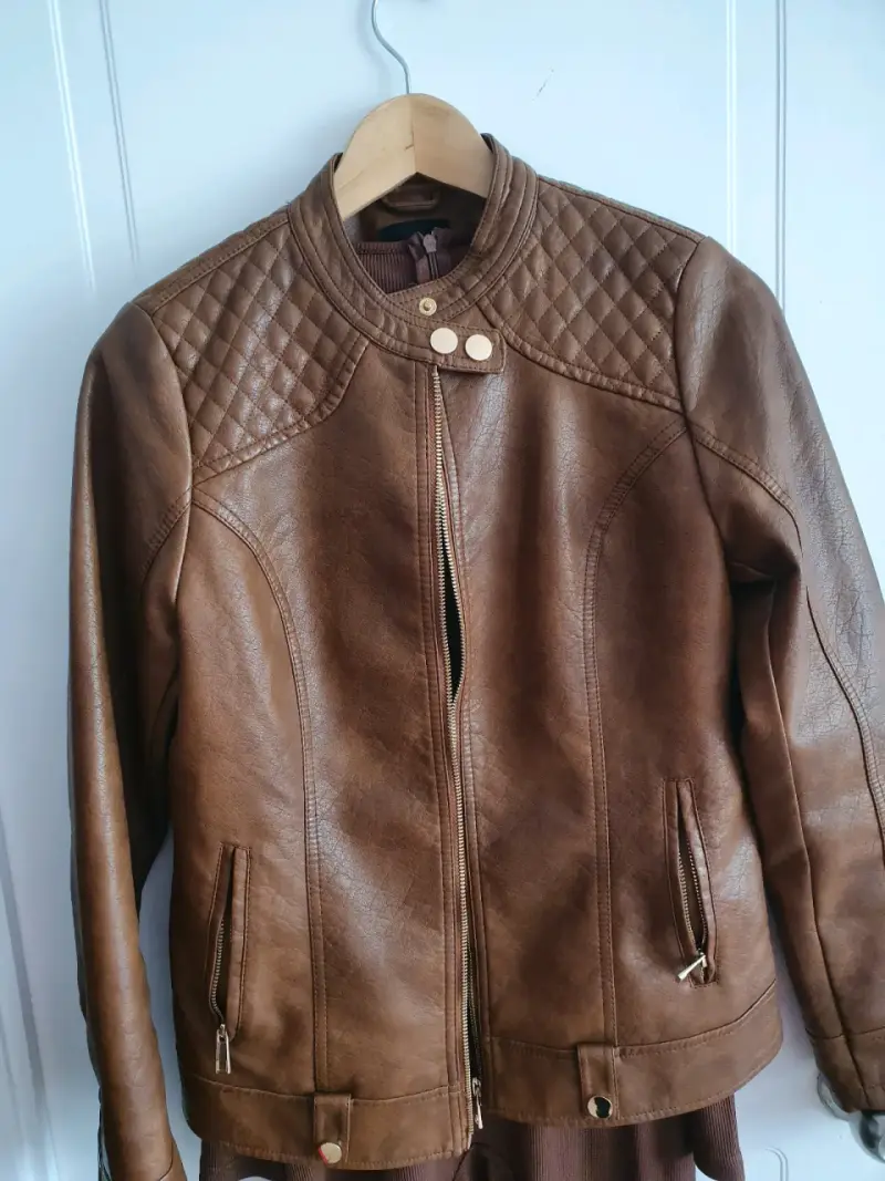 Chaqueta de cuero café - 1