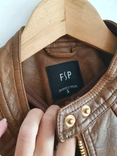Chaqueta de cuero café - miniatura 2