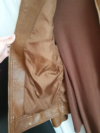 Chaqueta de cuero café - miniatura 3