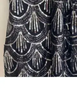 Vestido corto negro con lentejuelas - miniatura 3