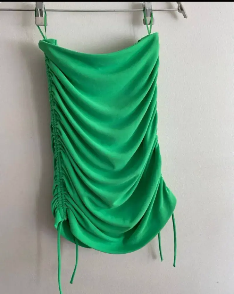 Falda verde con frunces - 2