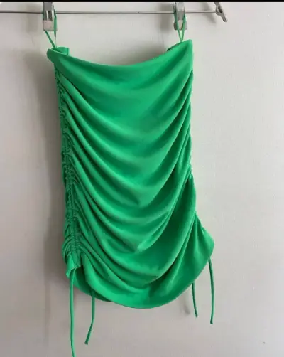 Falda verde con frunces - miniatura 2