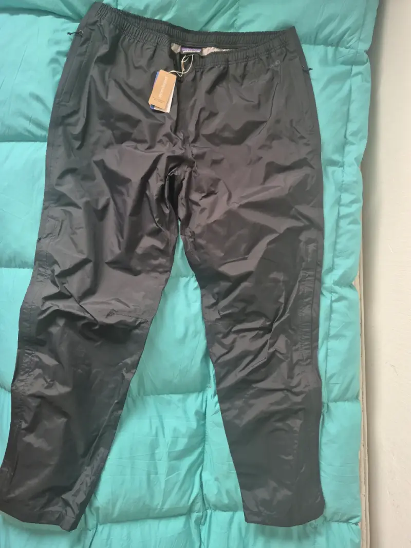 Pantalones impermeables negros - 2
