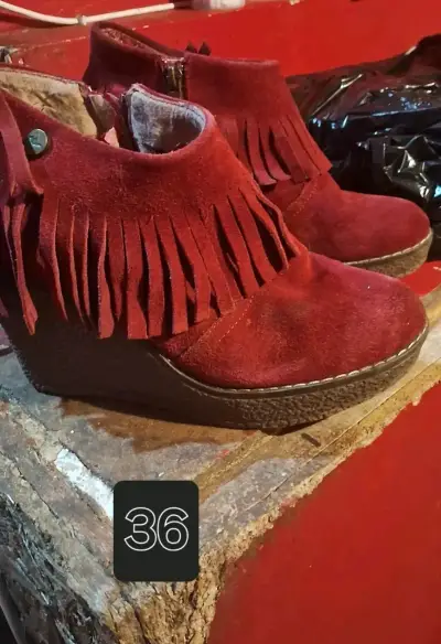 Botines rojos con flecos - miniatura 1