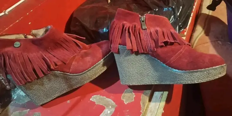 Botines rojos con flecos - 3
