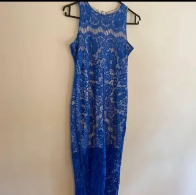 Vestido azul de encaje elegante - miniatura 2