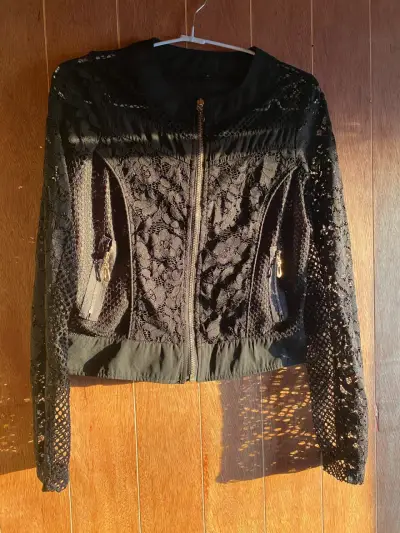 Chaqueta negra de encaje - miniatura 1