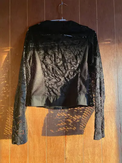 Chaqueta negra de encaje - miniatura 2