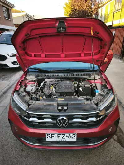 Auto Volkswagen nivus en buen estado,segundo dueño - miniatura 3