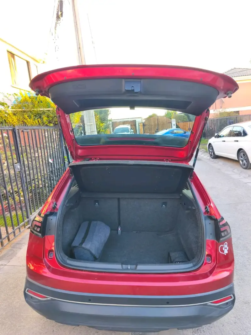 Auto Volkswagen nivus en buen estado,segundo dueño - 5