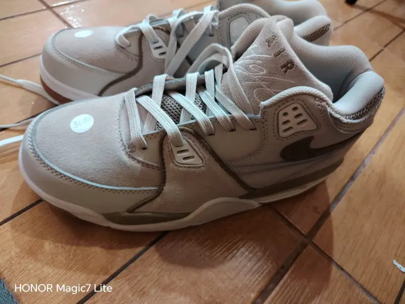Zapatillas deportivas gris claro