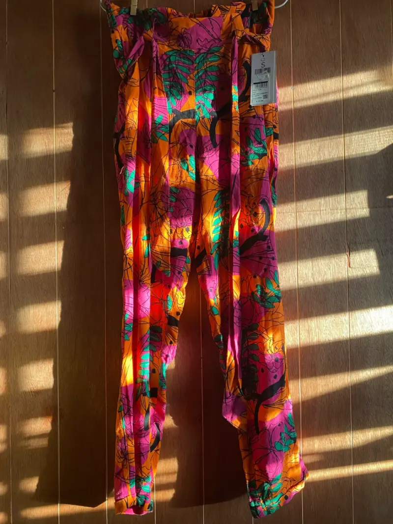 Pantalón estampado colorido talla S - 1