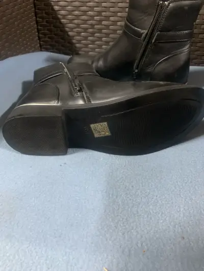Botines negros de cuero - miniatura 3