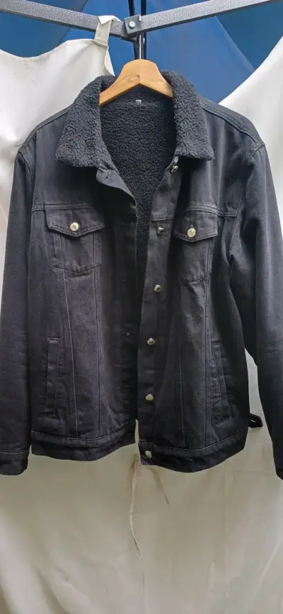 Chaqueta Negra de Mezclilla y Chiporro talla L - miniatura 1