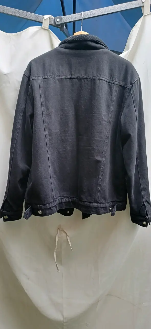 Chaqueta Negra de Mezclilla y Chiporro talla L - 2