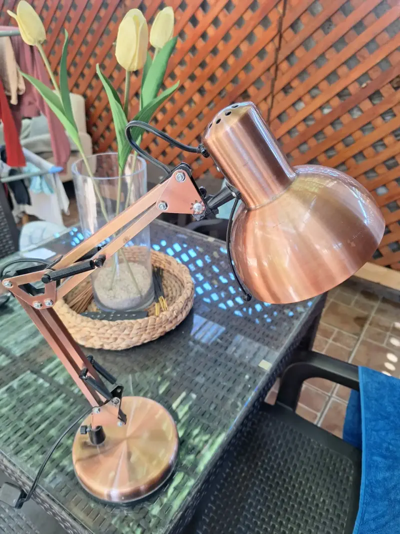 Lámpara de escritorio cobre