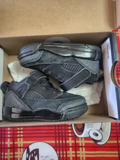 Jordan spizike low. - miniatura 1