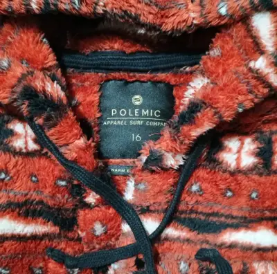 Polerón de invierno rojo estampado - miniatura 2