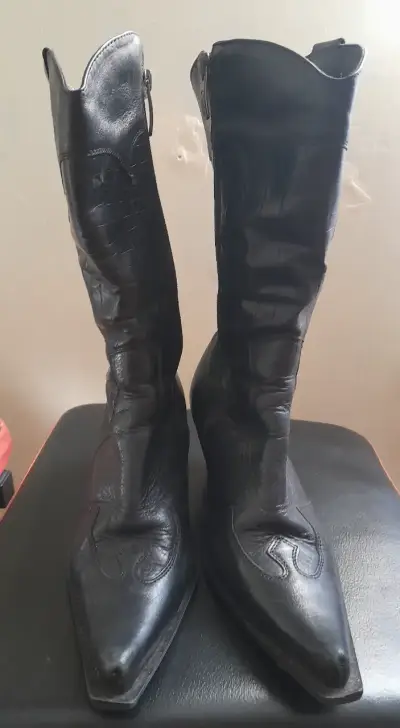 Botas de cuero negras - miniatura 2