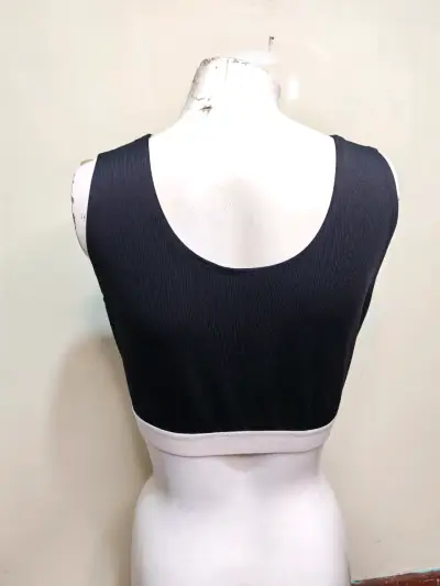 Top deportivo negro Just Strong - miniatura 3