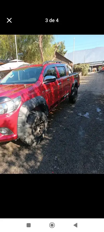 Camioneta pickup roja - miniatura 1