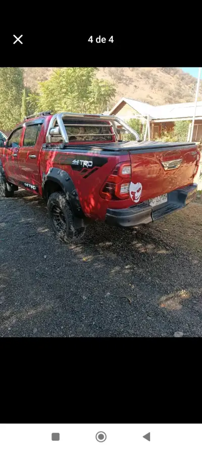 Camioneta pickup roja - miniatura 3