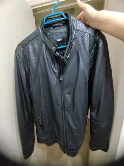 Chaqueta de cuero negra - miniatura 1