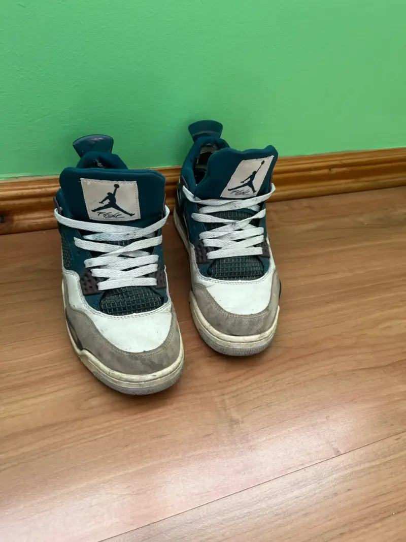 Zapatillas deportivas blancas y verdes - 1